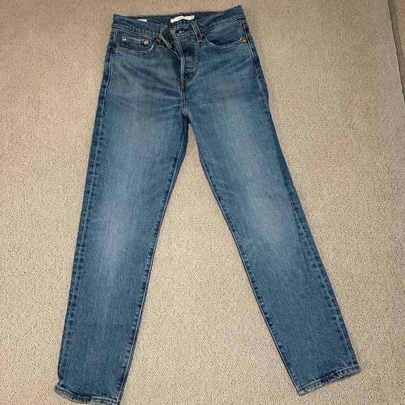 Levi Wedgie Jeans - Picture 2 of 3